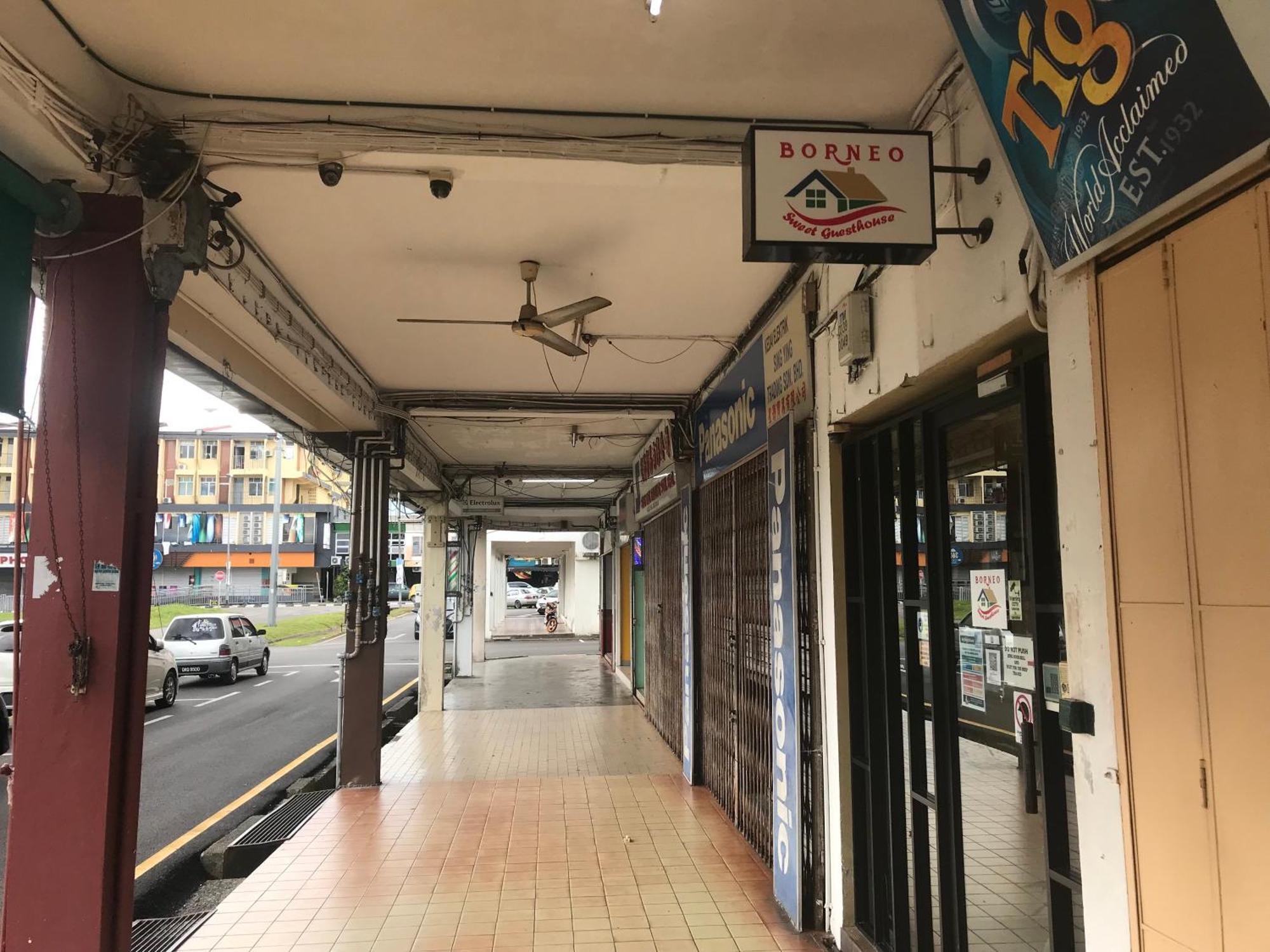 Borneo Sweet Guesthouse كوشنج المظهر الخارجي الصورة